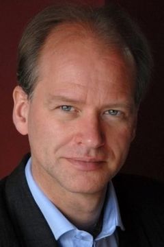 Thorston Manderlay interpreta Agent Zabranski