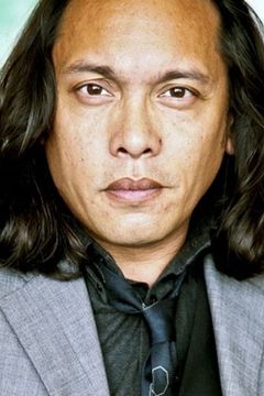 Sam Sarkar interpreta Rodriguez