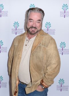 John Callahan interpreta Dr. Phillips