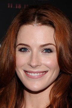 Bridget Regan interpreta Sasha Cooper