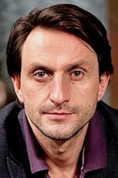 Dainius Kazlauskas interpreta Leo