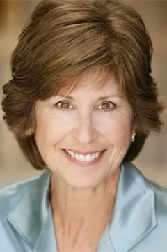 Margaret Travolta interpreta Ms. Davenport