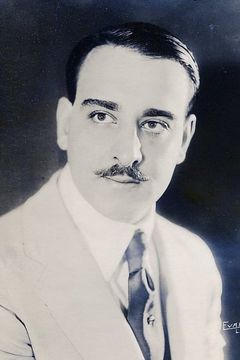 Fred Malatesta interpreta Shipboard Photographer (uncredited)