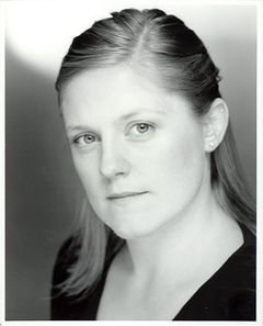 Charlotte Armer interpreta Nurse