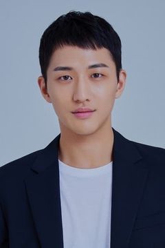 Yoo Hee-je interpreta Taek-gi's Subordinate