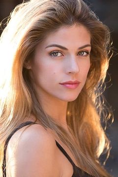 Stephanie Cayo interpreta Jess