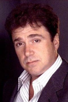 Michael Rispoli interpreta Canton