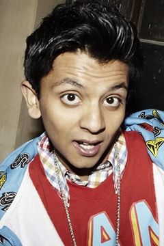 Ron Mustafaa interpreta Indian Teenage Boy