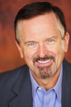William Langan interpreta Hostile Professor