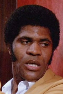 Christopher St. John interpreta Ben Buford