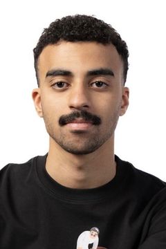 Abdullah Al-Drees interpreta Hamdan