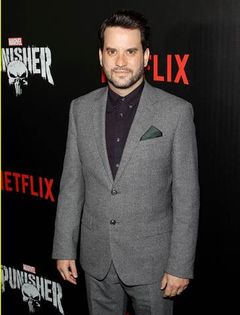 Michael Nathanson interpreta Champions Greeter