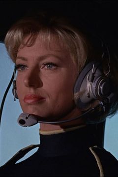 Aleta Morrison interpreta Flying Circus - Champegne Leader (uncredited)