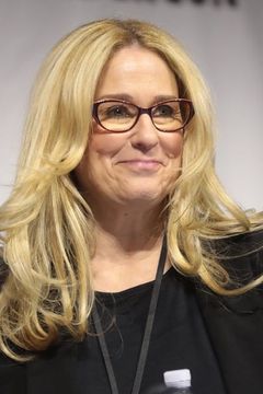 Susan Eisenberg interpreta Mera (voice)