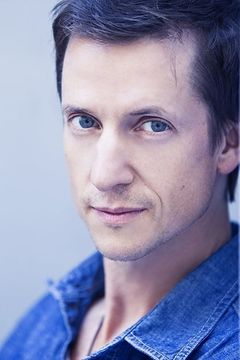 Stephen Park interpreta Gleeked on Guy