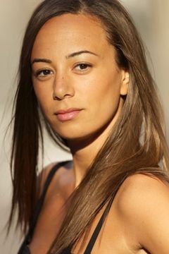 Janane Boudili interpreta Conseillère ministre