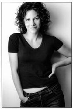 Heather Joy Sher interpreta Playground Girl #1