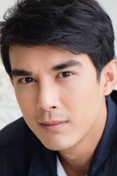 Tonon Wongboon interpreta Young Wichien