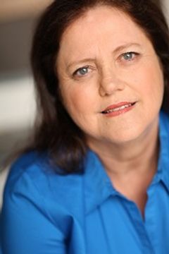 Shirley Tregre interpreta Attorney