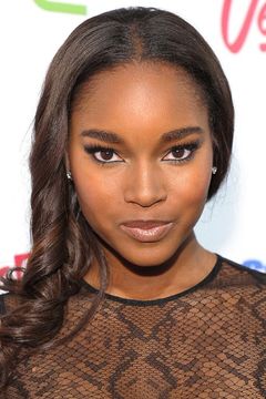 Damaris Lewis interpreta Beautiful Black Woman