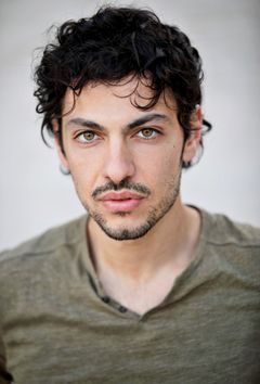 Simone Coppo interpreta prelato assistente di Paul Marcinkus