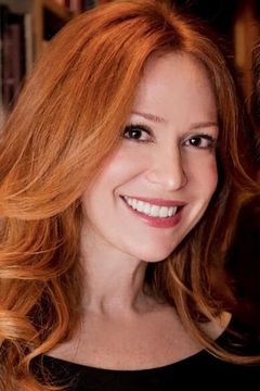 Rebecca Creskoff interpreta Tina