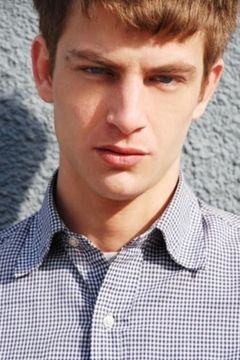 Lucas Escariz interpreta Saul