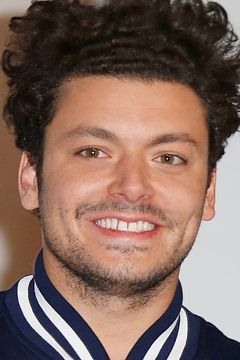 Kev Adams interpreta Ferdinand