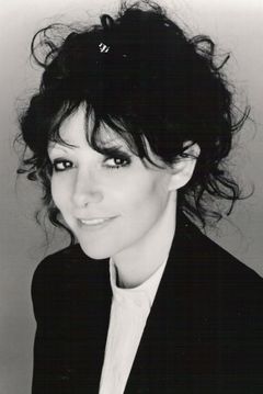Amy Heckerling interpreta Maid of Honor (uncredited)