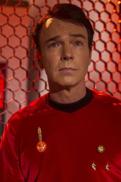 Christopher Doohan interpreta Starfleet Officer (uncredited)
