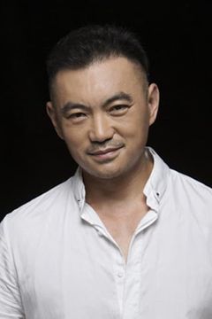 Zhen Yi interpreta Cai Mao