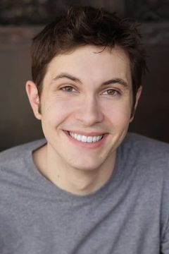 Toby Turner interpreta Party Guest
