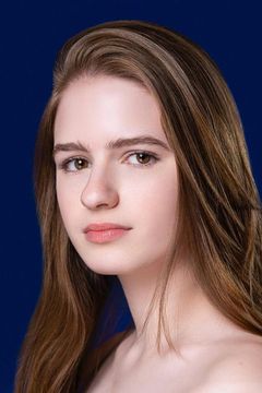 Alexandra Avezova interpreta Young Novitiate