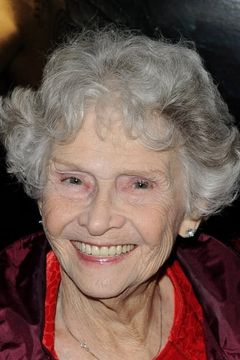 Jeanette Miller interpreta Gladys Foster