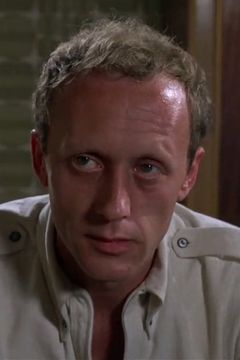 Kenneth Colley interpreta Admiral Piett