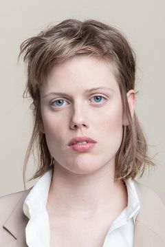 Kelly McCormack interpreta Stacy