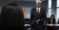 Bruce Spielbauer interpreta High-Ranking Police Official (uncredited)