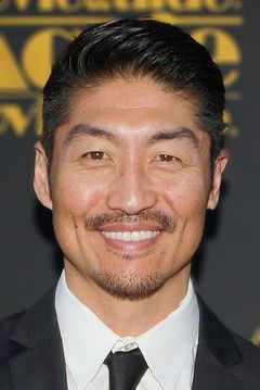 Brian Tee interpreta Ethan Choi