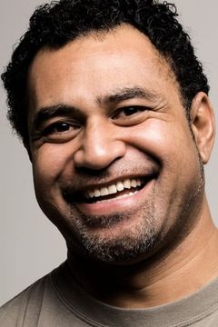 Ben Baker interpreta Iakopo