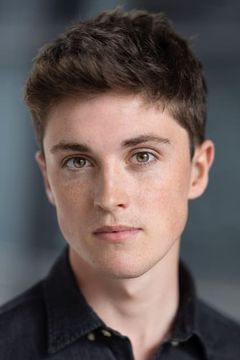 Rhys Mannion interpreta Young C. S. Lewis
