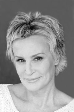Lisa Hart Carroll interpreta Patsy Clark