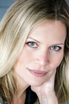 Brette Taylor interpreta Mary Harrison