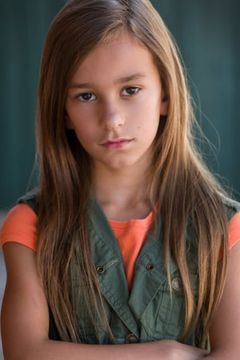 Ashlyn Casalegno interpreta Charlotte