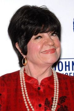 Jo Anne Worley interpreta Wardrobe (voice)