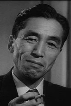 Seiji Miyaguchi interpreta Nishiwaki