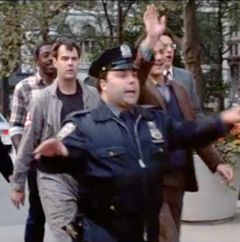 Frank Patton interpreta Cop