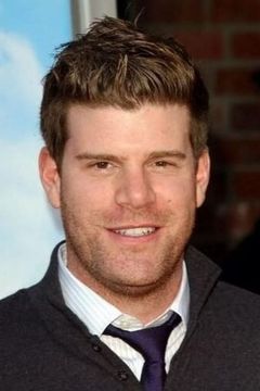 Stephen Rannazzisi interpreta Stuart
