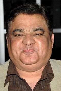 Harish Patel interpreta Raj
