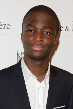 Stéphane Bak interpreta Djibril