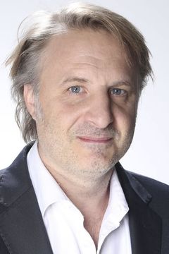 Cyril Perrin interpreta Doublure lumière Benoît Poelvoorde